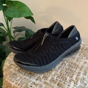 Bzees Black Tennis Shoe Size 6